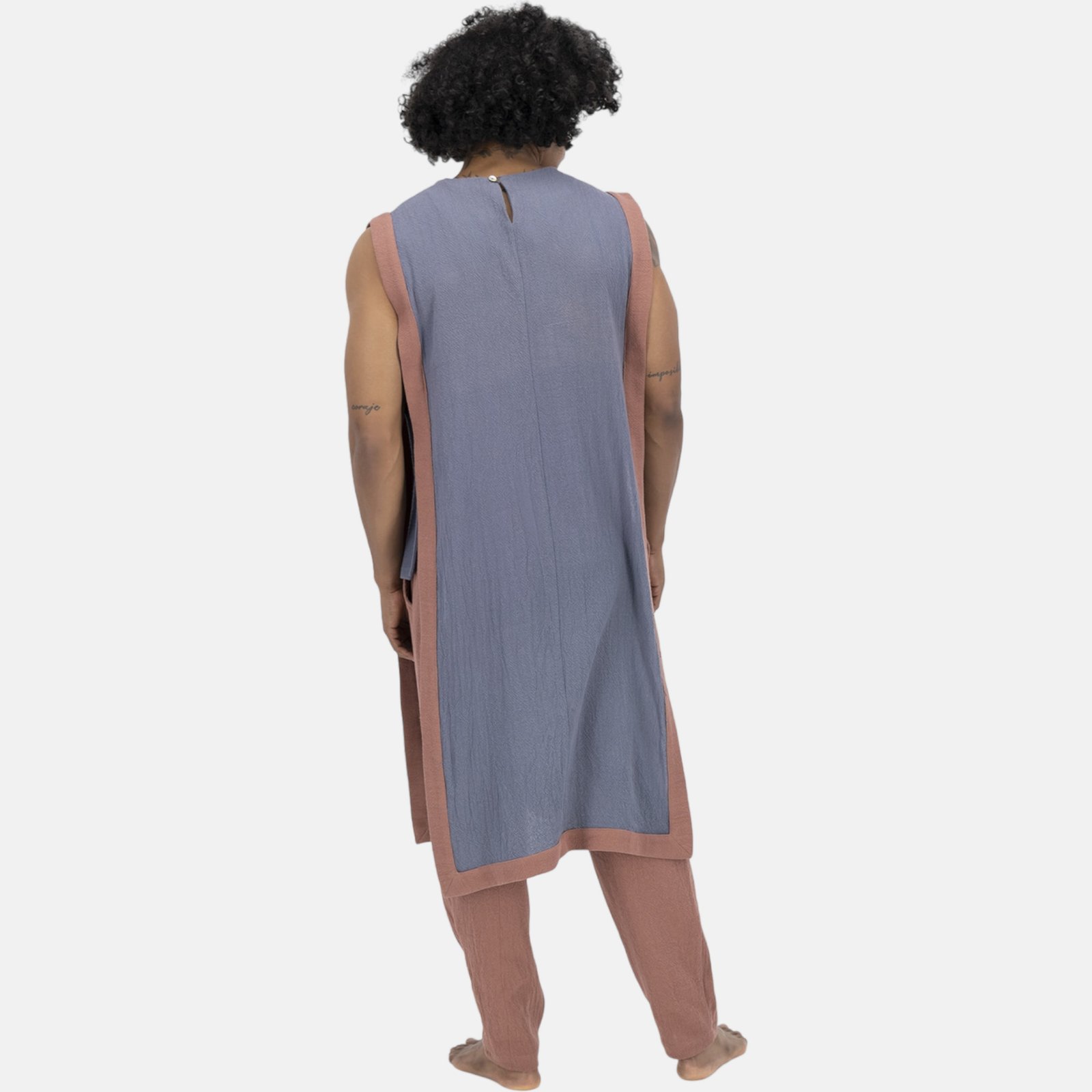 square-mk_23506_azuros_fullbody_raw_21_Capa_Merkaba_Azul_con_rosa_Mujer square-mk_23506_azuros_fullbody_raw_21_Capa_Merkaba_Azul_con_rosa_Mujer