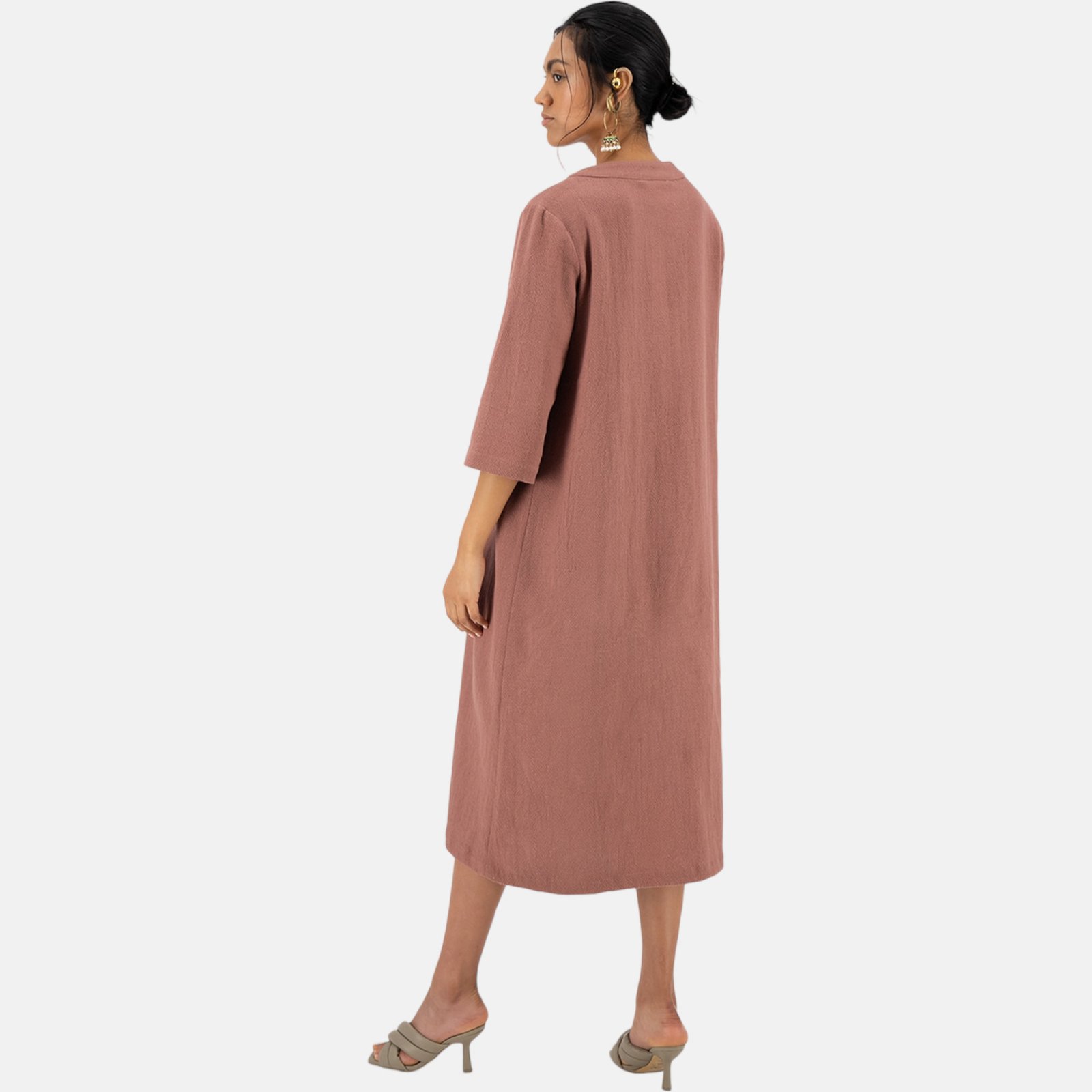 square-mk_23507_ros_editorial_raw_17_Merkaba_Rosa_Mujer