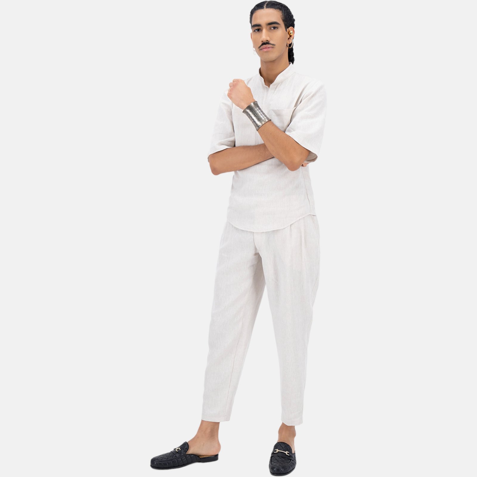 square-mk_23512_bei_editorial_raw_3_Camisa_Merkaba_Crudo_Hombre